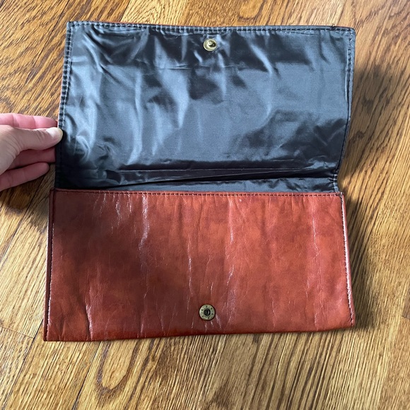 H&M Clutch - Picture 2 of 6